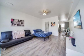 Deco Ocean Dr Deal, w/2 Queen Beds, South Beach